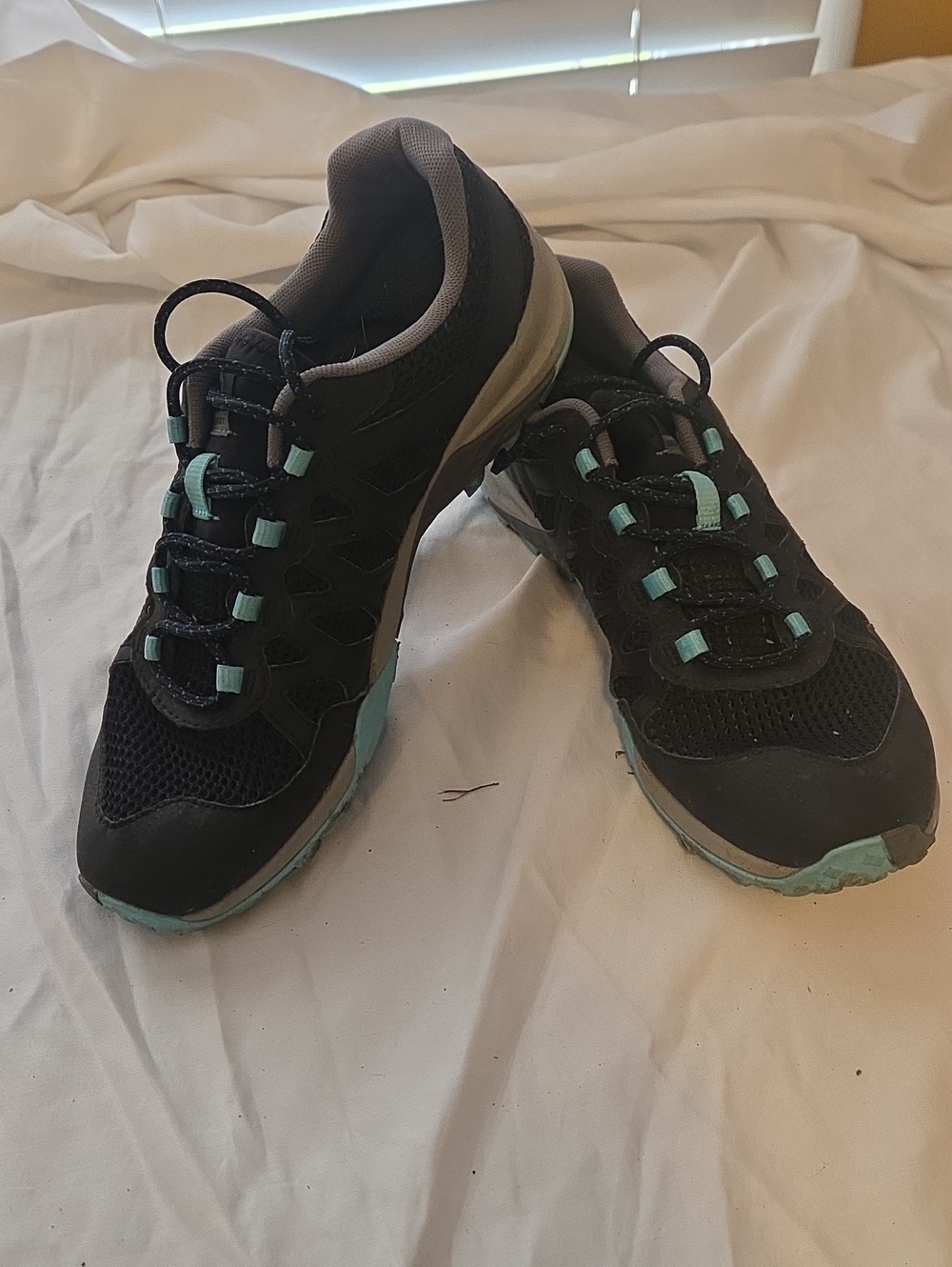 Merrell Black and Teal Lace-Up Athletic Walking Shoes